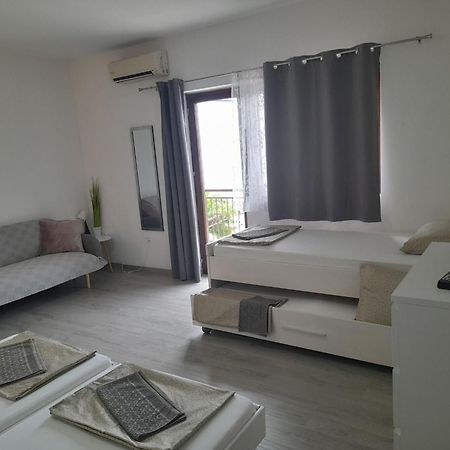 Apartments Stipe Lokva Rogoznica Ngoại thất bức ảnh